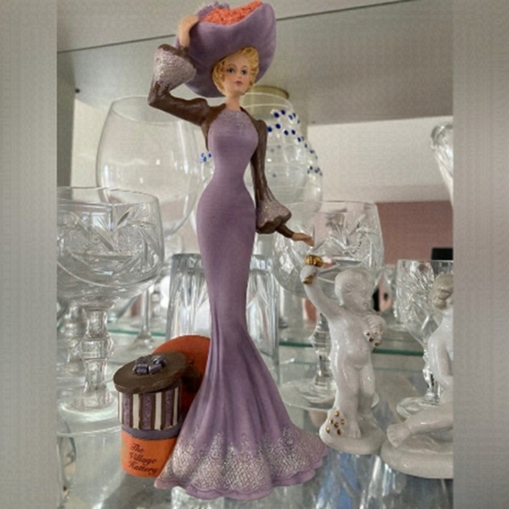 THOMAS Kinkade Ladies of Lamplighter VillageFigurine Collectable High fashion